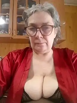 Snapshot of IrinaSweet54 chatting on May 6, 2026, 7:01 am IrinaSweet54 online show from May 6, 2026, 7:01 am