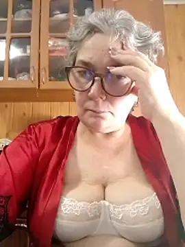 Snapshot of IrinaSweet54 chatting on October 31, 2025, 8:00 am IrinaSweet54 online show from October 31, 2025, 8:00 am