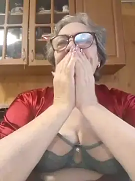 Snapshot of IrinaSweet54 chatting on November 17, 2025, 8:29 am IrinaSweet54 online show from November 17, 2025, 8:29 am