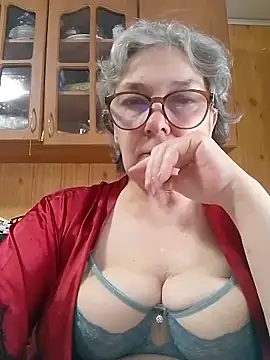 IrinaSweet54 online show from April 16, 2026, 7:09 am