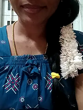 Ambika01 online show from October 18, 2025, 1:35 pm