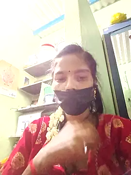 anusiya01 online show from March 18, 2025, 8:37 pm