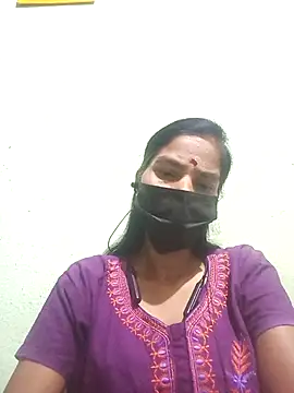 anusiya01 online show from September 14, 2025, 2:06 pm