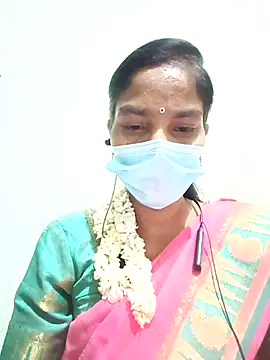 anusiya01 online show from October 5, 2025, 4:53 pm