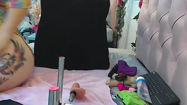 ElizabethSweet  online show from June 3, 2026, 7:40 pm