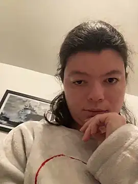 Snapshot of annonyme__422 chatting on December 23, 2024, 11:17 pm annonyme 422 online show from December 23, 2024, 11:17 pm