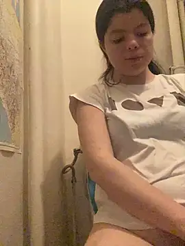 Snapshot of annonyme__422 chatting on December 26, 2024, 6:33 pm annonyme 422 online show from December 26, 2024, 6:33 pm