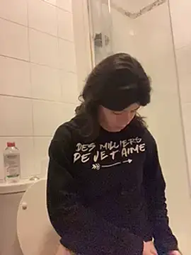 Snapshot of annonyme__422 chatting on March 14, 2025, 11:00 pm annonyme 422 online show from March 14, 2025, 11:00 pm