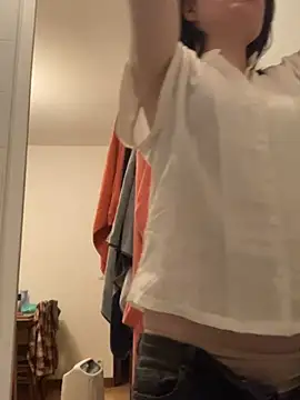 Snapshot of annonyme__422 chatting on March 6, 2025, 8:48 pm annonyme 422 online show from March 6, 2025, 8:48 pm