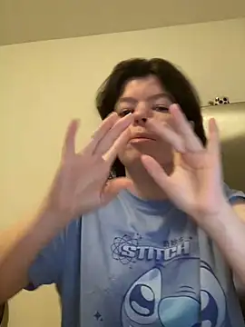 Snapshot of annonyme__422 chatting on March 19, 2025, 5:39 pm annonyme 422 online show from March 19, 2025, 5:39 pm