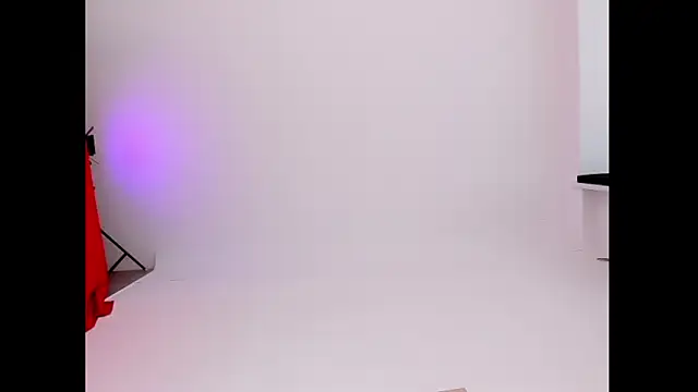 YourSuperModel online show from April 6, 2026, 5:52 am