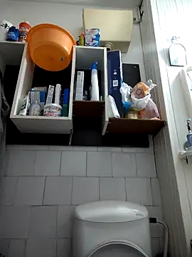 Snapshot of intx800 chatting on December 17, 2025, 3:06 pm intx800 online show from December 17, 2025, 3:06 pm