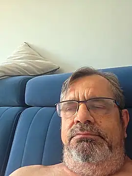 axecoman60 online show from May 27, 2026, 9:05 am