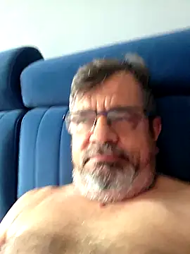 axecoman60 online show from April 8, 2026, 9:33 am