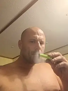 Snapshot of raybo715 chatting on July 17, 2026, 3:20 pm raybo715 online show from July 17, 2026, 3:20 pm