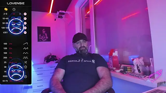 Snapshot of MAGABEAR077 chatting on January 9, 2026, 10:28 pm MAGABEAR077 online show from January 9, 2026, 10:28 pm