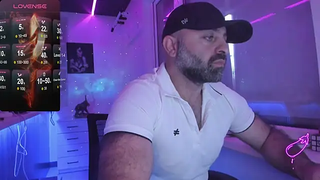 Snapshot of MAGABEAR077 chatting on November 25, 2025, 10:26 am MAGABEAR077 online show from November 25, 2025, 10:26 am