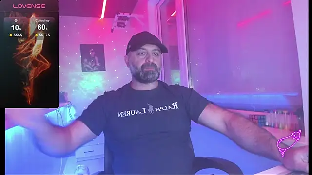 Snapshot of MAGABEAR077 chatting on December 21, 2025, 8:31 pm MAGABEAR077 online show from December 21, 2025, 8:31 pm