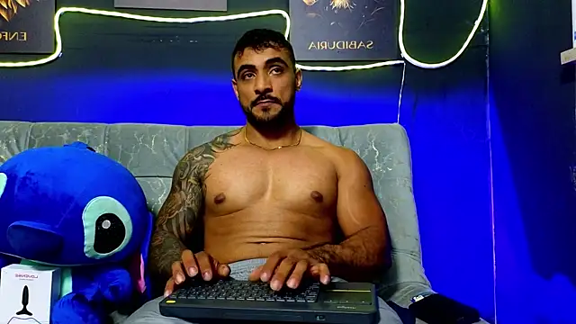 Snapshot of ERIC_HARRISON chatting on January 6, 2026, 2:15 am ERIC HARRISON online show from January 6, 2026, 2:15 am