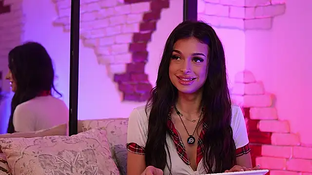 Snapshot of AngelinaCapri chatting on February 2, 2025, 10:28 pm AngelinaCapri online show from February 2, 2025, 10:28 pm