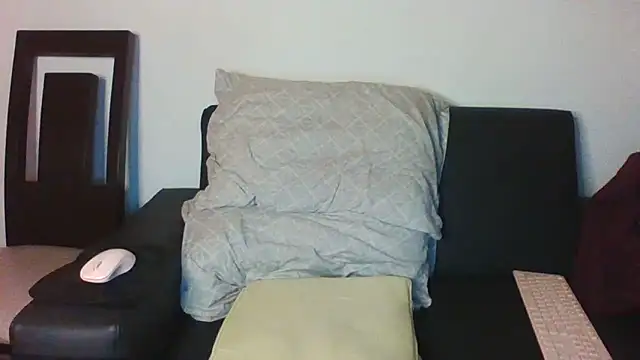thekelliecapri online show from April 22, 2026, 3:35 am