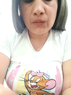 Snapshot of Hannahcandyy chatting on October 8, 2025, 4:29 pm Hannahcandyy online show from October 8, 2025, 4:29 pm