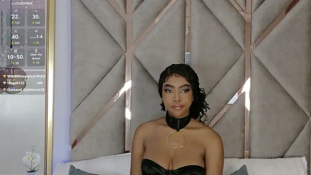 Lola King online show from October 25, 2025, 12:28 pm