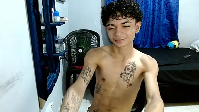 Snapshot of Lovebeng_ chatting on March 12, 2025, 10:39 pm Lovebeng online show from March 12, 2025, 10:39 pm