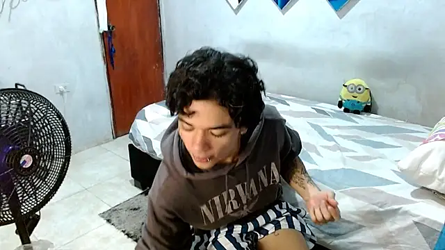 Snapshot of Lovebeng_ chatting on November 26, 2025, 12:54 am Lovebeng online show from November 26, 2025, 12:54 am