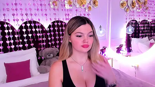 ZaraBloom online show from February 12, 2026, 3:23 pm