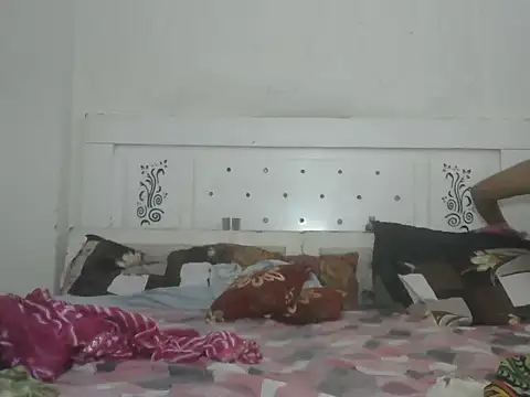 Snapshot of MONICA-LOVE chatting on October 7, 2025, 5:36 pm MONICA-LOVE online show from October 7, 2025, 5:36 pm