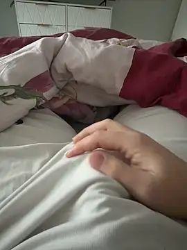 Snapshot of tiou72 chatting on February 14, 2026, 8:36 am tiou72 online show from February 14, 2026, 8:36 am