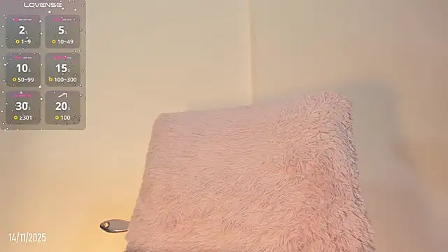 Sofia Burbano online show from November 14, 2025, 8:56 pm