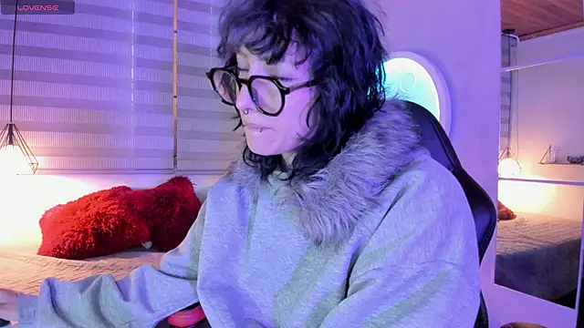 Ghosty Doll online show from March 28, 2026, 8:32 pm