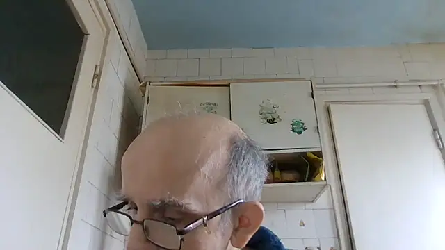 mariusica1xh online show from February 11, 2026, 11:54 am