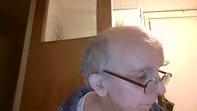 Snapshot of mariusica1@xh chatting on April 18, 2026, 7:58 pm mariusica1xh online show from April 18, 2026, 7:58 pm