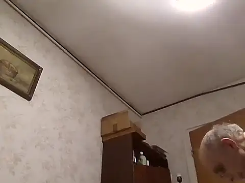 mariusica1xh online show from November 4, 2025, 5:28 pm