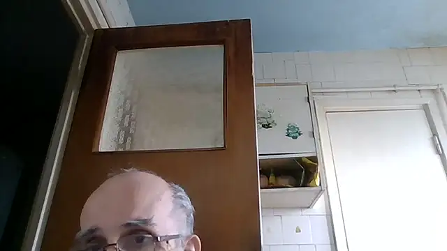 mariusica1xh online show from February 26, 2026, 2:17 pm