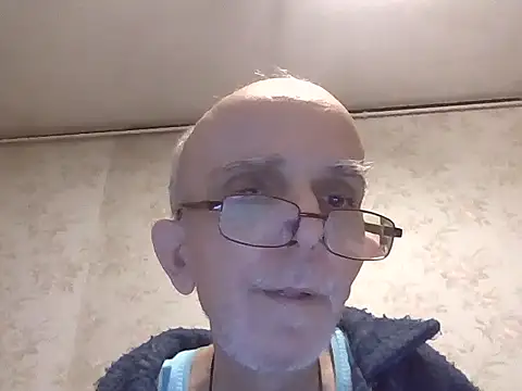 mariusica1xh online show from January 5, 2026, 8:01 pm