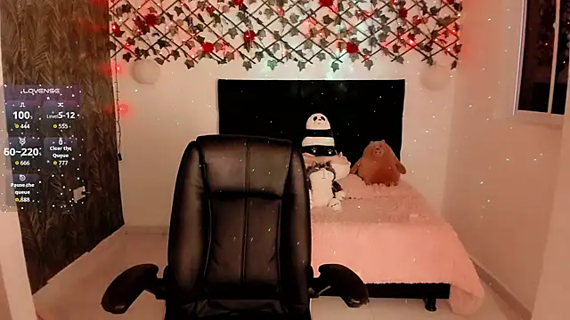 Lilith Miller21 online show from October 7, 2025, 7:15 pm