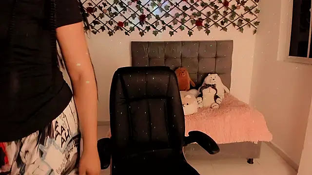 Lilith Miller21 online show from October 17, 2025, 7:15 pm