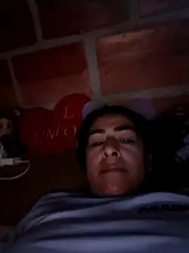 Snapshot of leidylapeque chatting on March 20, 2025, 2:29 am leidylapeque online show from March 20, 2025, 2:29 am