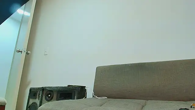 Snapshot of thomas_gun chatting on May 1, 2026, 2:05 am thomas gun online show from May 1, 2026, 2:05 am