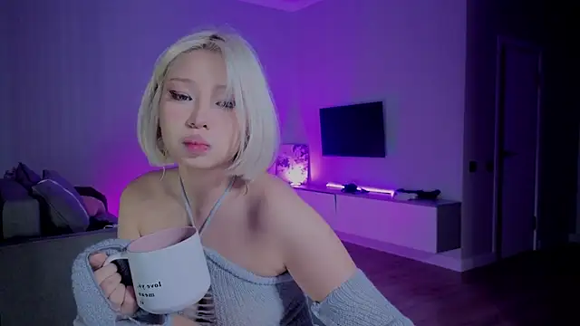 Snapshot of RileyMee chatting on November 13, 2025, 3:21 am RileyMee online show from November 13, 2025, 3:21 am