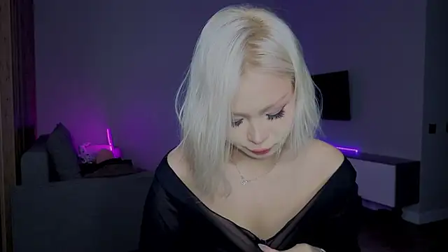 Snapshot of RileyMee chatting on November 25, 2025, 3:40 am RileyMee online show from November 25, 2025, 3:40 am