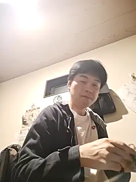 whitebriefboy online show from April 7, 2026, 12:29 pm