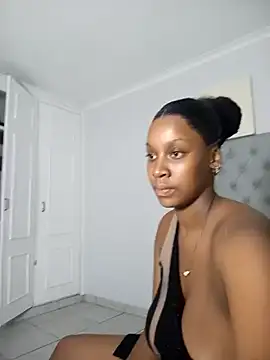 Candy Love 18 online show from February 12, 2025, 5:48 pm