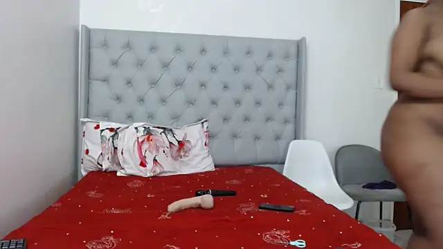 Candy Love 18 online show from January 28, 2025, 8:47 pm