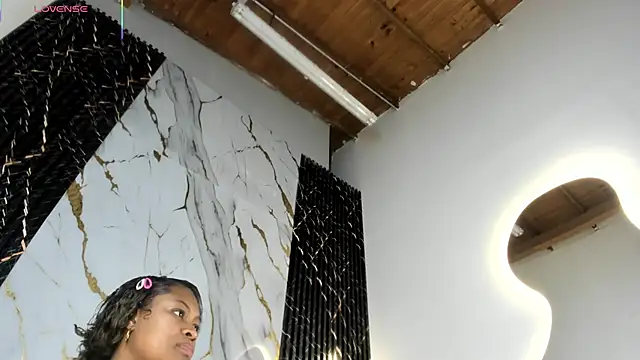 ebony hot1 online show from October 28, 2025, 2:05 pm