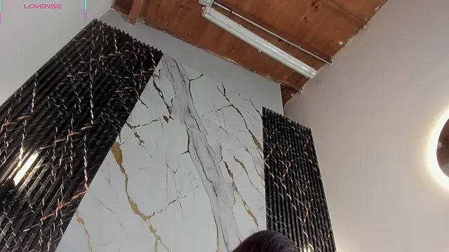 ebony hot1 online show from April 14, 2026, 1:38 pm